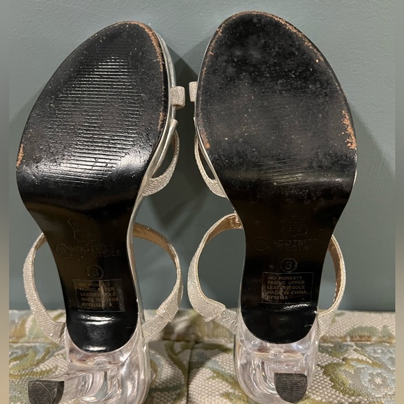 Mootsies Tootsies size 8 silver rhinestone heels - Picture 3 of 4